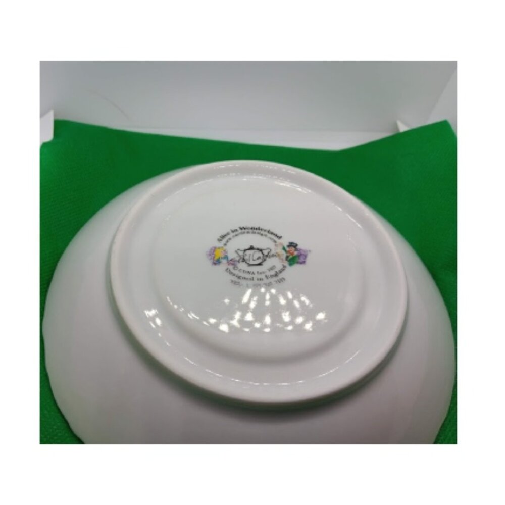 Paul Cardew Alice in Wonderland cup and saucer set in the box - Picture 8 of 9